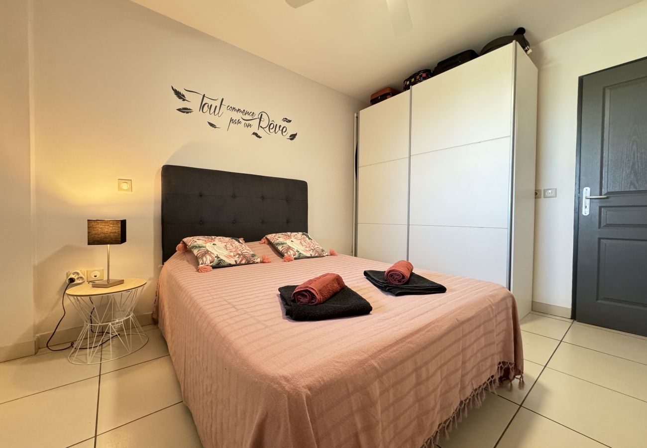 Apartment in Saint-Gilles les Bains - Céline